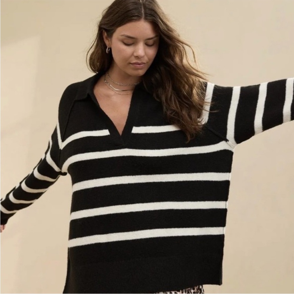 NWT Aerie UnReal Black and White Stripe Oversized Collared Sweater Size Small